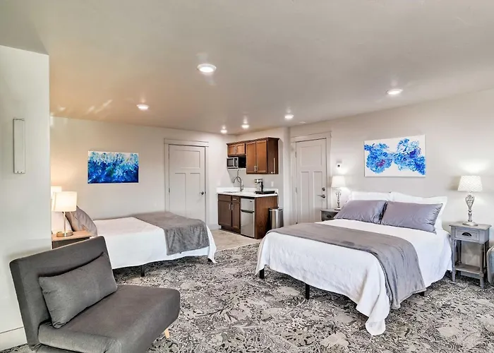 Anchorage Getaway With Mtn Views Less Than 5 Mi To Zoo!